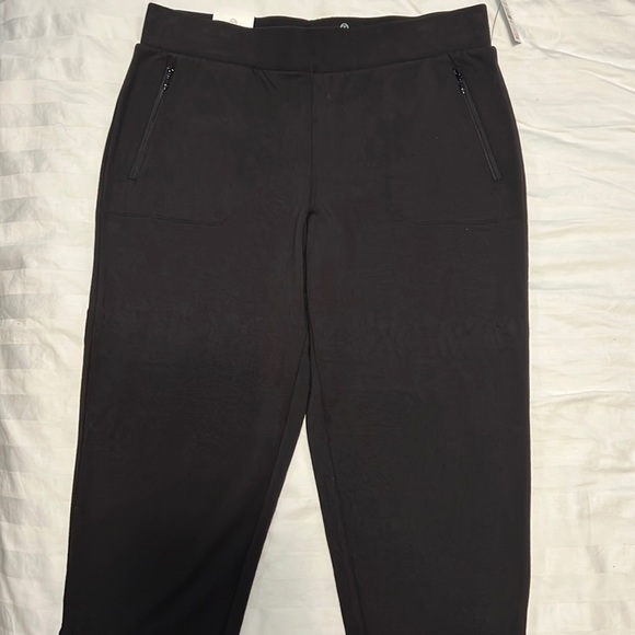 Talbots Pants - BNWT T by Talbots cropped straight leg pants